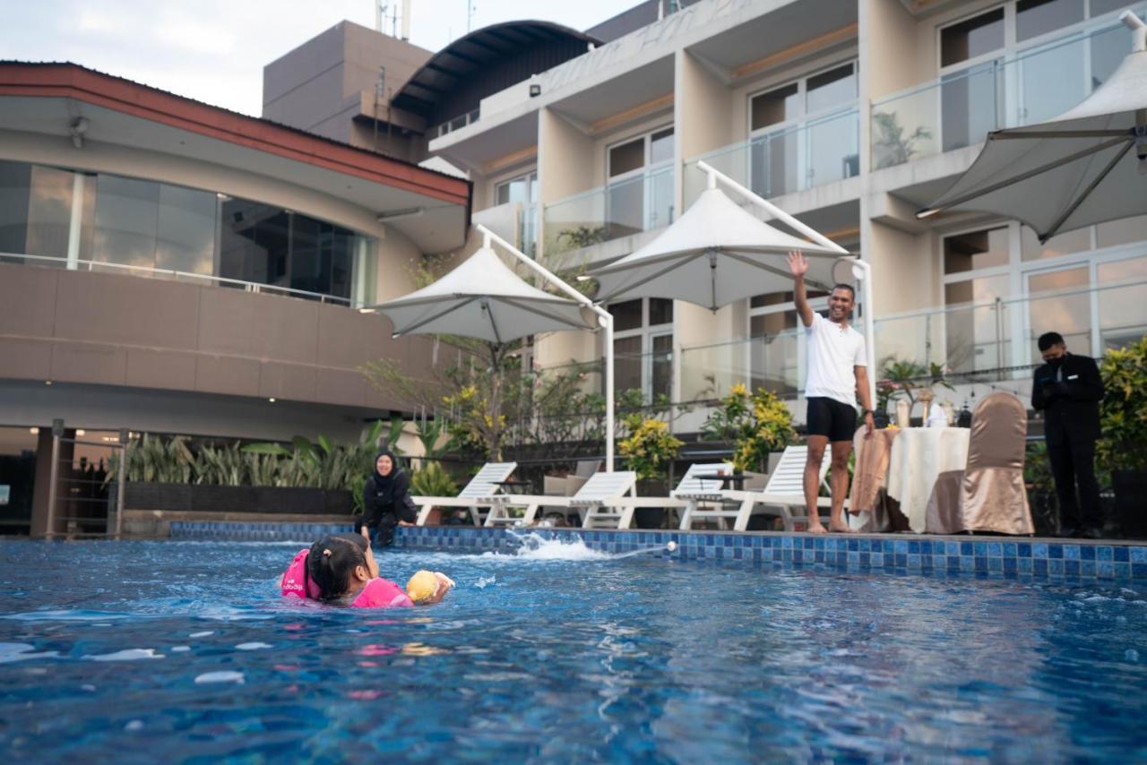 Grandia Hotel Bandung Exteriör bild