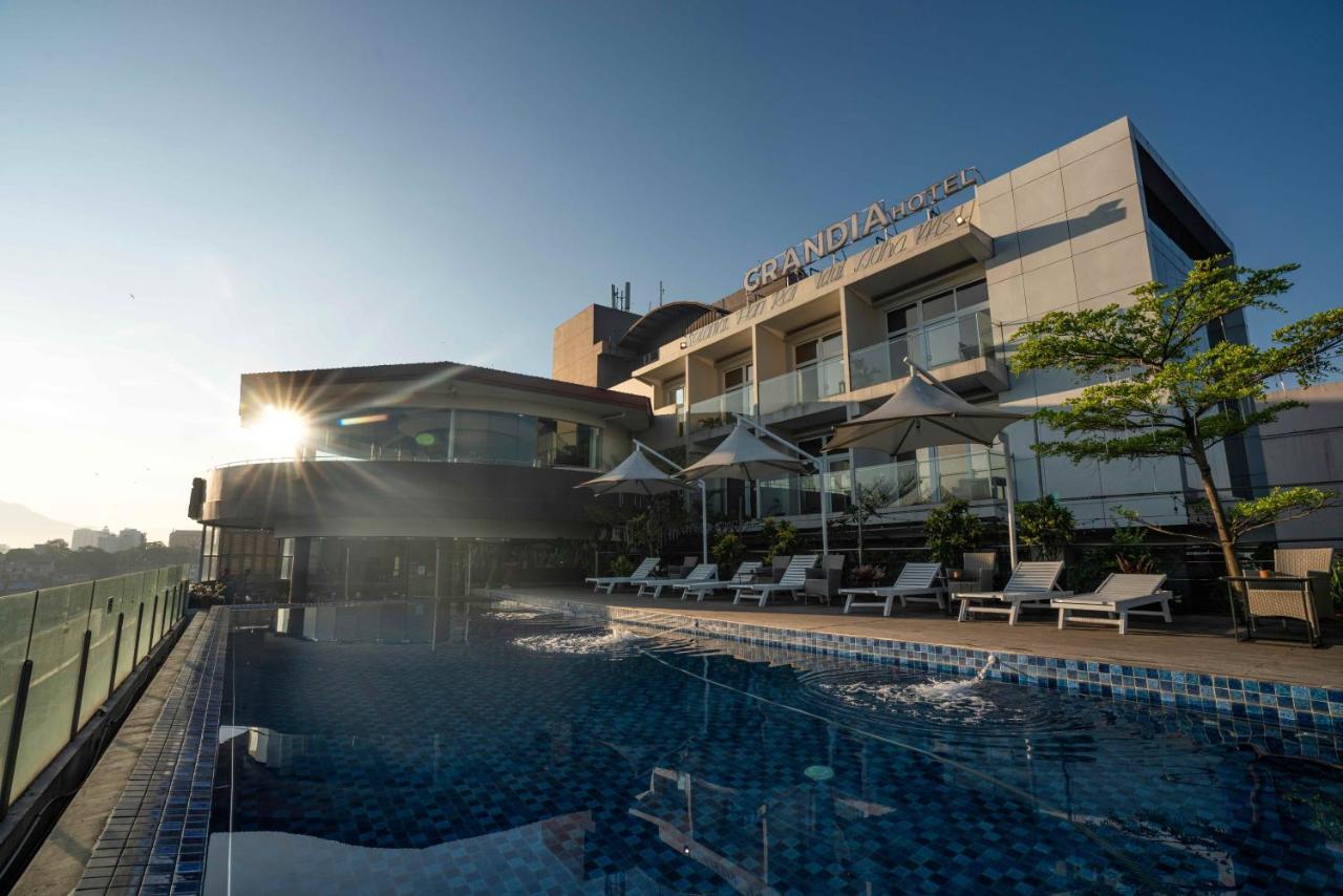 Grandia Hotel Bandung Exteriör bild