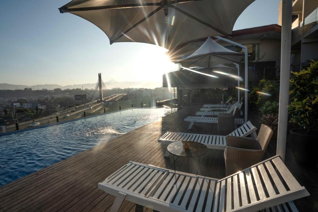 Grandia Hotel Bandung Exteriör bild