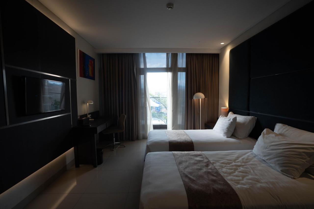 Grandia Hotel Bandung Exteriör bild