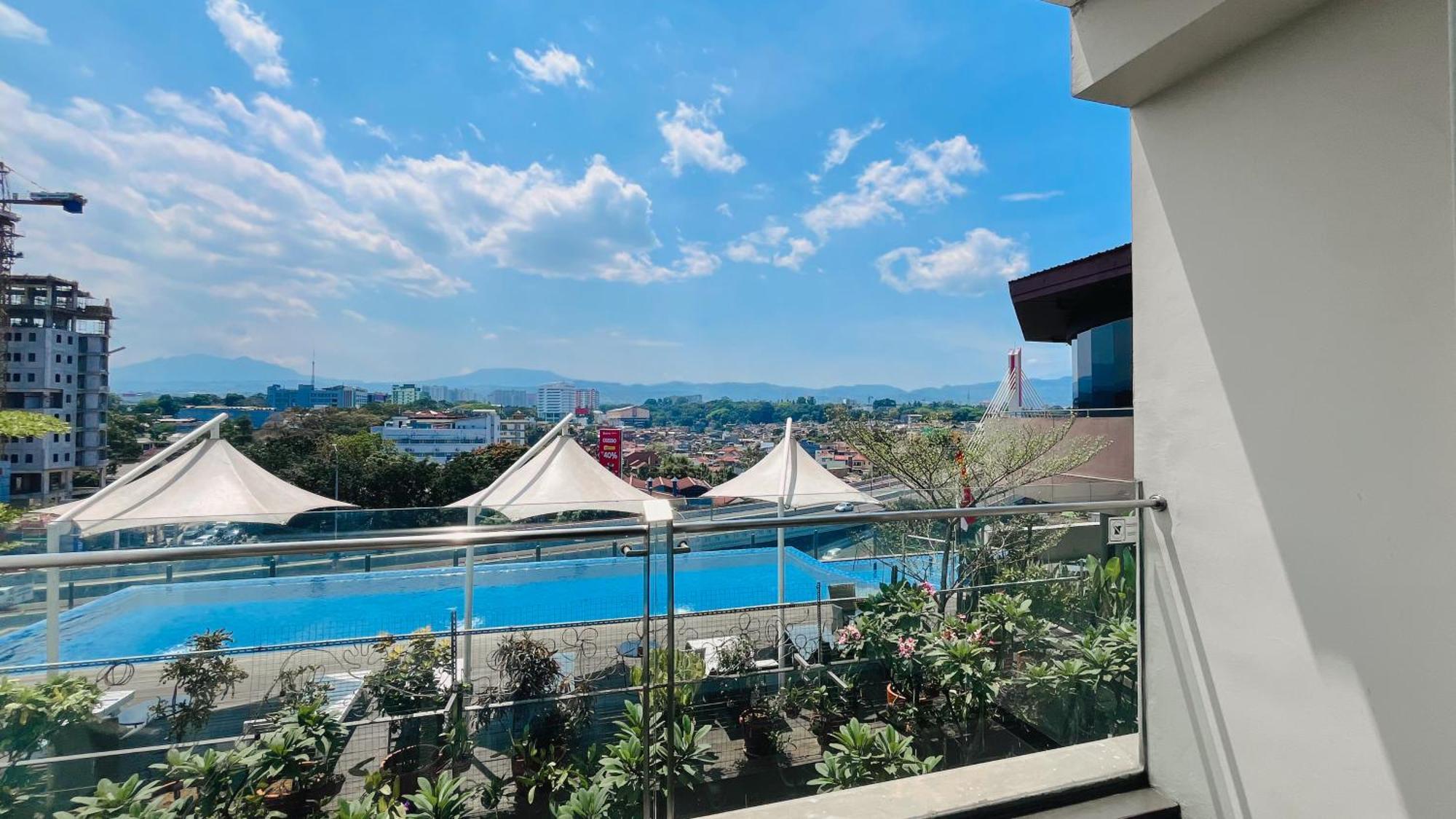 Grandia Hotel Bandung Exteriör bild